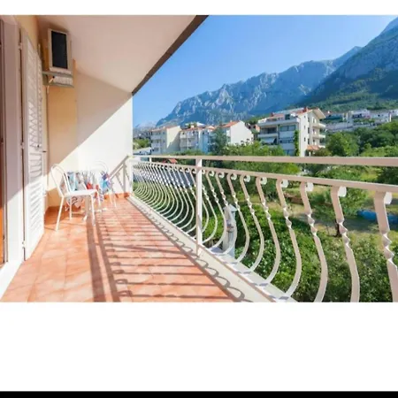 Ana 1 Apartmán *