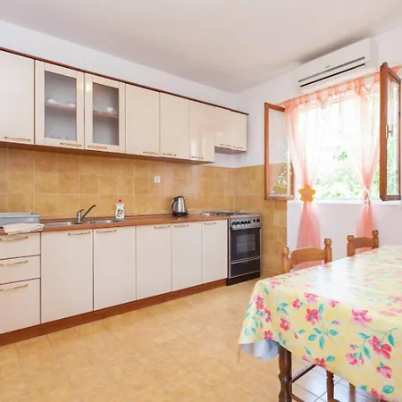 Apartmán Ana 1 *